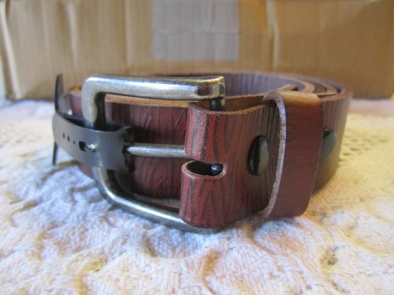 lot 113 image: Case of 12 Canyon Outback Leather B...