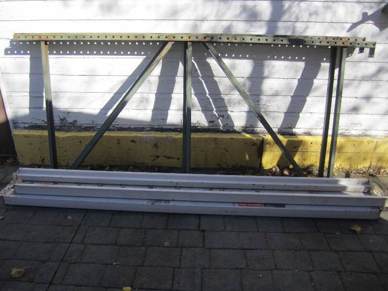 lot 126 image: Pallet Racking 2 Uprights (8 feet t...