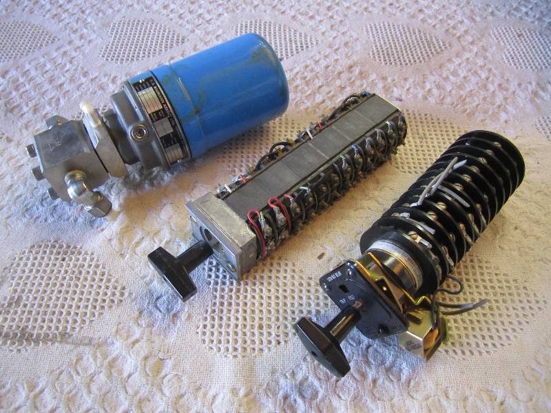lot 143 image: H.D. Baumann Valve 12 and 2 Ellec...