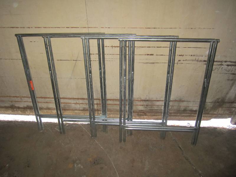 lot 151 image: Lot of 4 Folding Portable Table Leg...