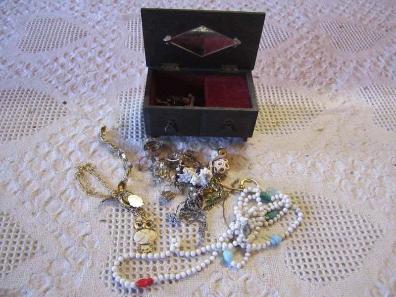 lot 159 image: Wood Music JewelryTrinket Box with...