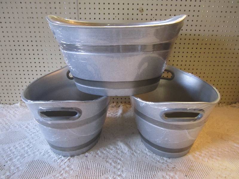 lot 197 image: Lot of 3 - 22 Faux Galvanized Buck...