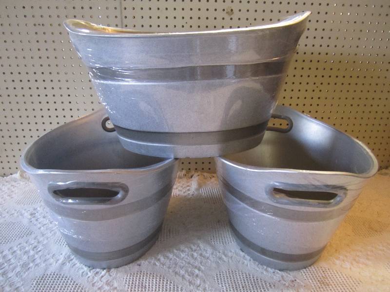 lot 198 image: Lot of 3 - 22 Faux Galvanized Buck...