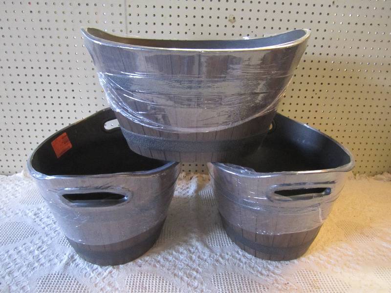 lot 200 image: Lot of 3 - 22 HDR Whiskey Barrel B...