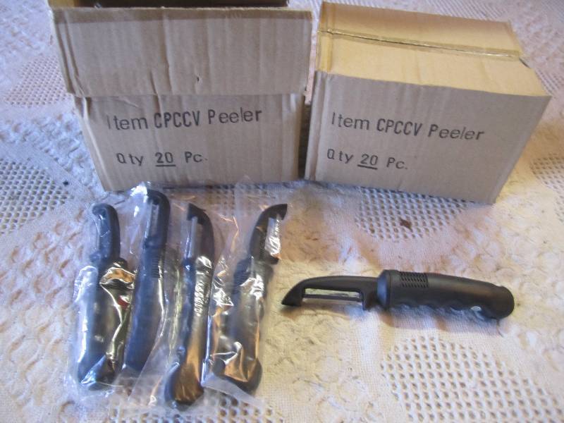 lot 237 image: Lot of 40 Vegetable Peelers...