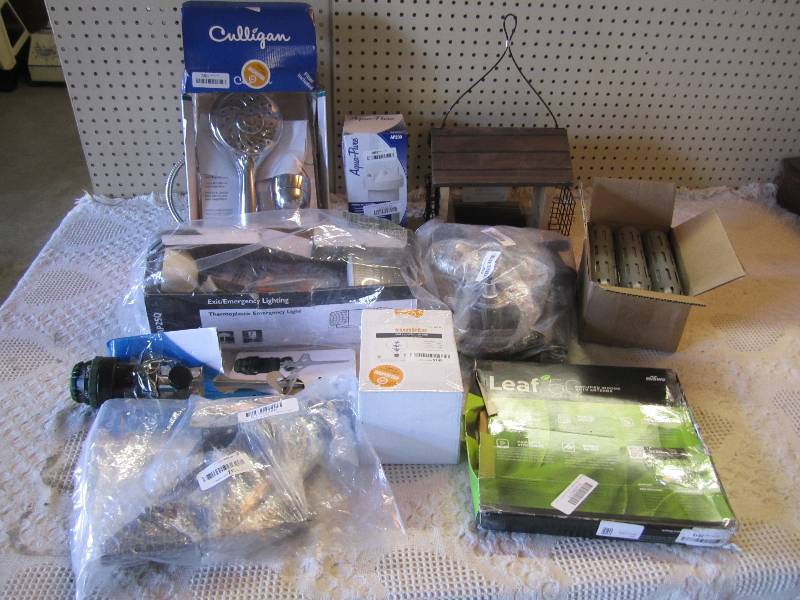 lot 254 image: Large lot of Misc. See Photos Damag...