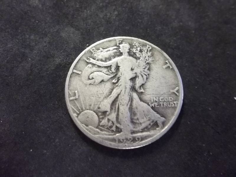 lot 70 image: 1929 D Walker Half Dollar