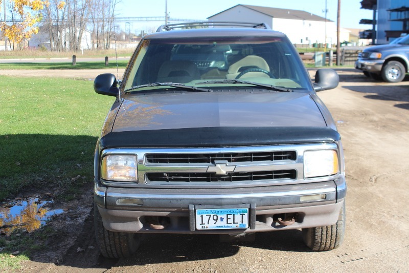 lot 1923 image: 1997 Chevrolet Blazer LS 4x4