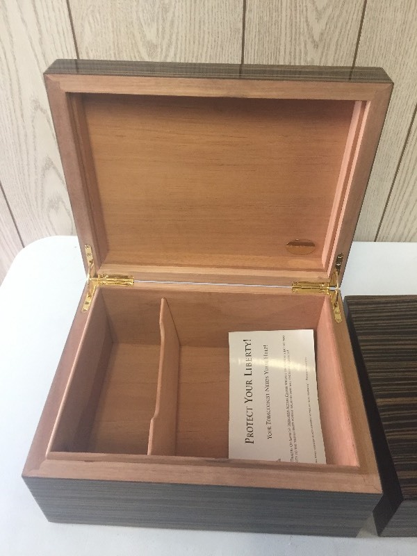 lot 52 image: 2 Don Salvatore Humidors - Repairables