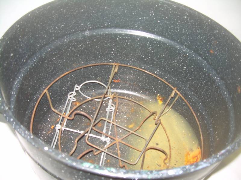 6 QUART ENAMEL COOKER