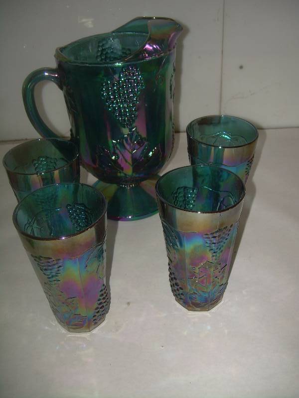 4 CARNIVAL GLASS GLASSES