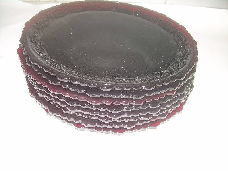 SET 8 RUBY RED VINTAGE DINNER PLATES