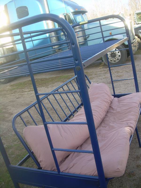 FULL SIZE DAY BED