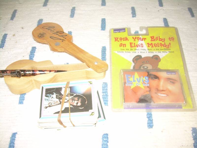 COLLECTIBLE ELVIS ITEMS