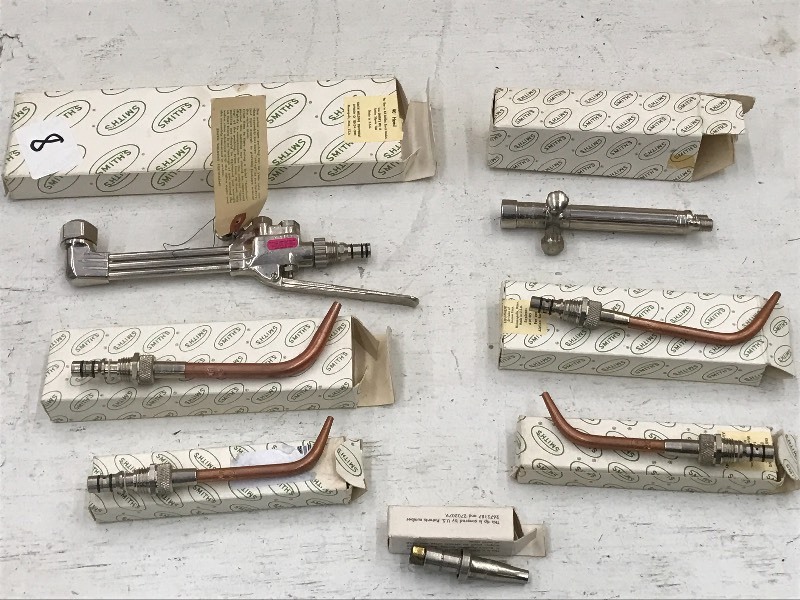 lot 8 image: Smiths Cutting Torch Accessories