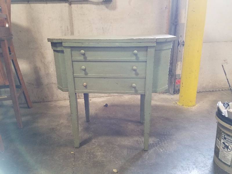 lot 17 image: Wood side table