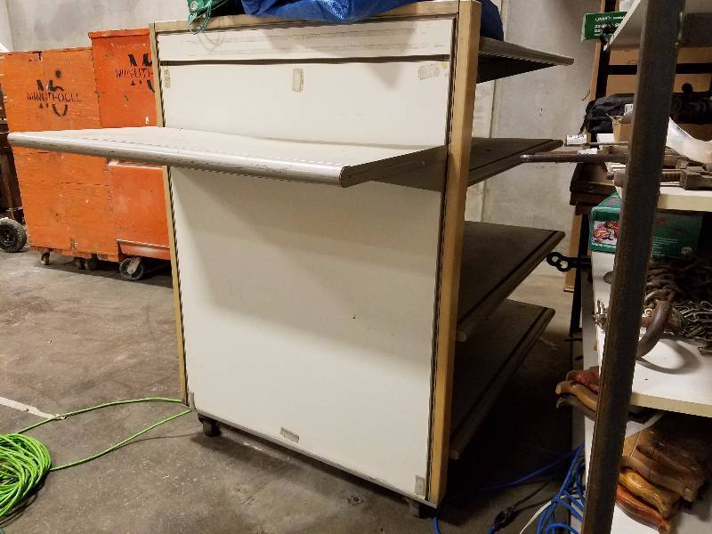 lot 16 image: Metal Shelve with roll
