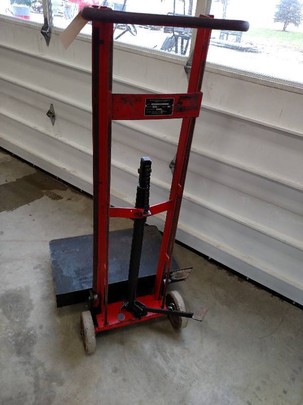 lot 29 image: Wesco Die Cart, 750 lb. Capacity, 3...