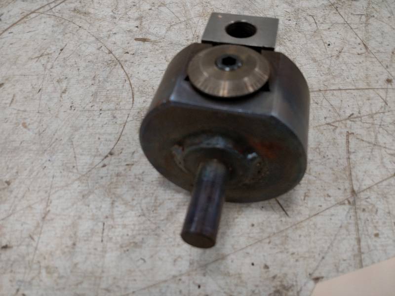 lot 85 image: 3 Boring Head, 58 Arbor...