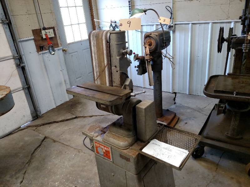lot 9 image: Delta Model 31-520 6 Belt Sander, ...
