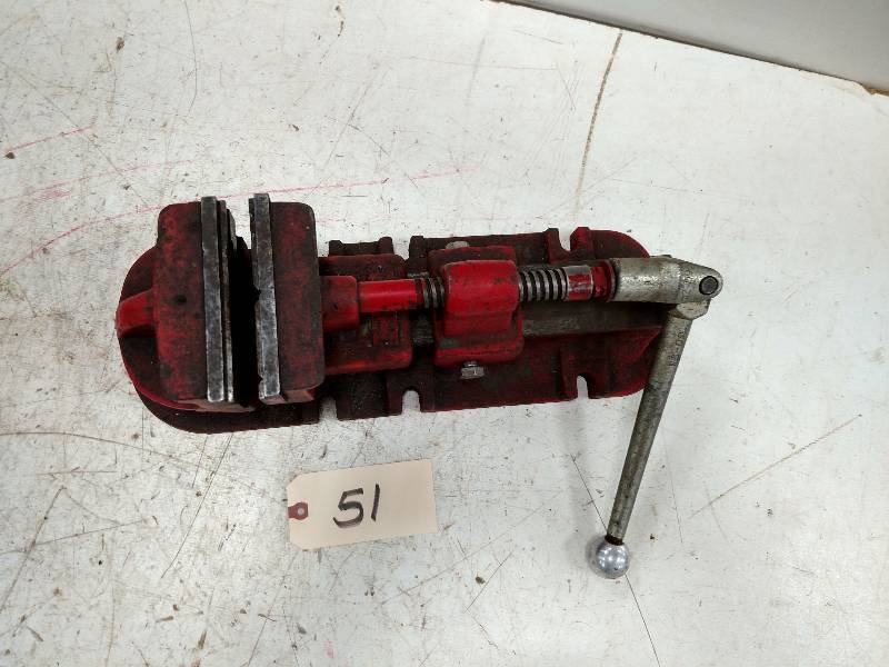 lot 51 image: 5 Machine Vise...