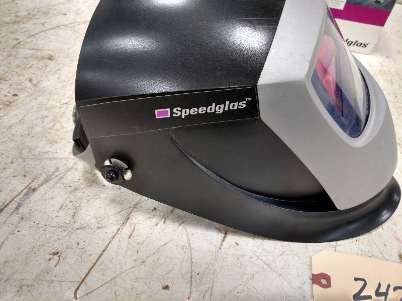 lot 247 image: 3M Speedglas Auto-Darkening Welding...