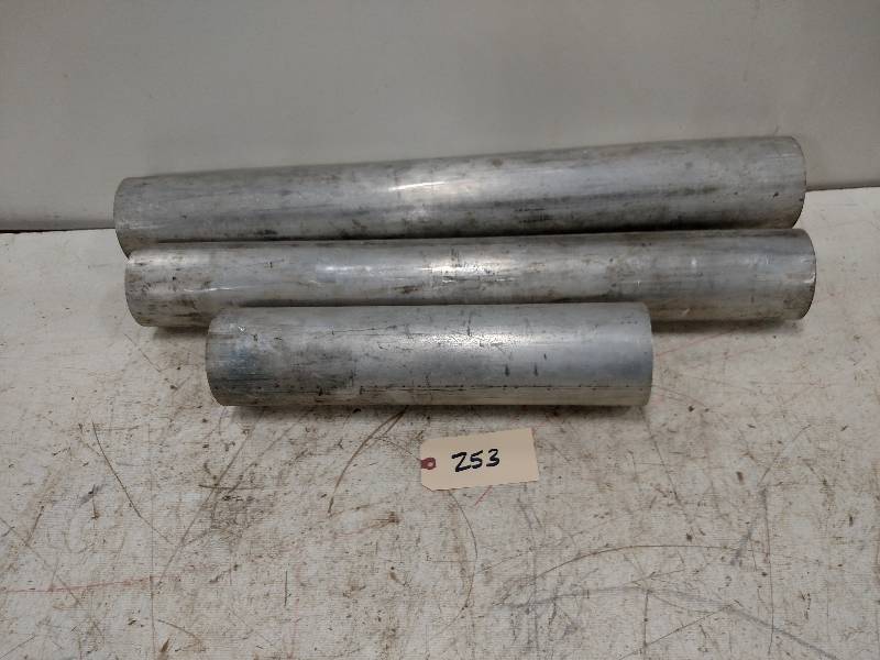 lot 253 image: Aluminum Round Stock, 4.5x32, 4.25x...