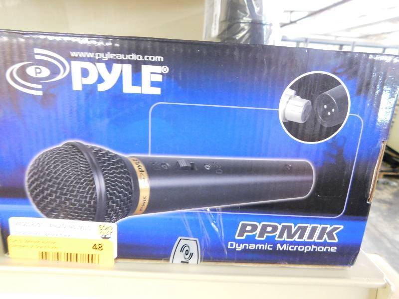 Dynamic Microphone Black, MSRP $29.99