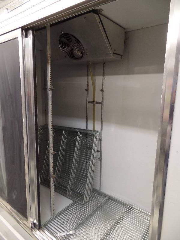 Master Bilt 2 Glass Sliding Door Cooler Commerical