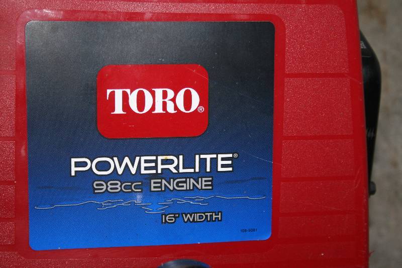 lot 5 image: Snow Blower