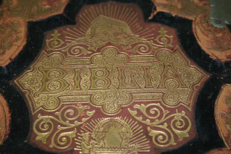 lot 23 image: Antique Bible