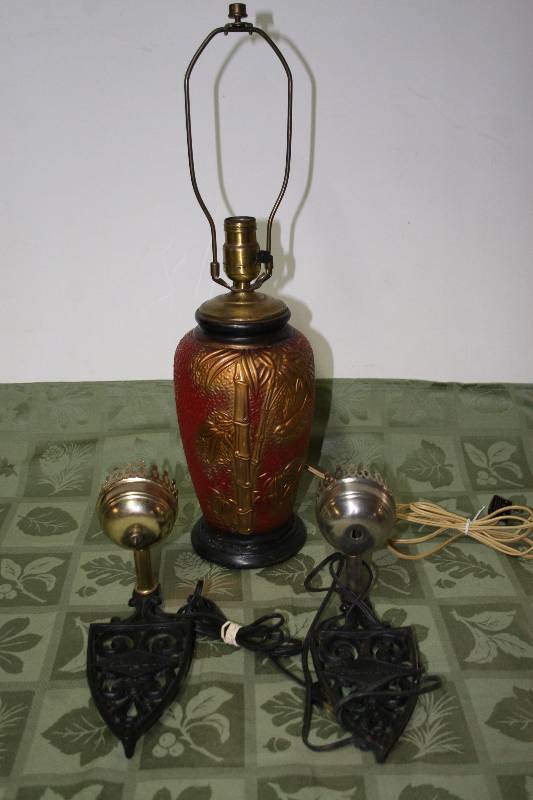 lot 31 image: Lights and Lamp