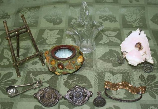 lot 32 image: Assorted Home Dcor
