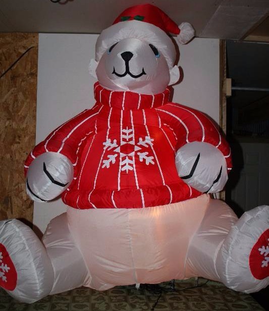 lot 50 image: Inflatable Christmas Bear
