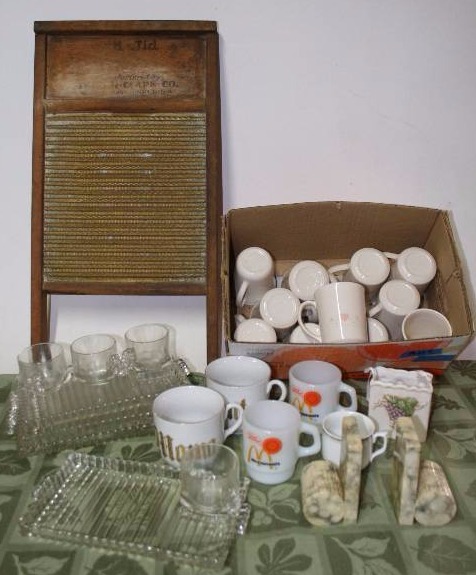 lot 99 image: Housewares and More