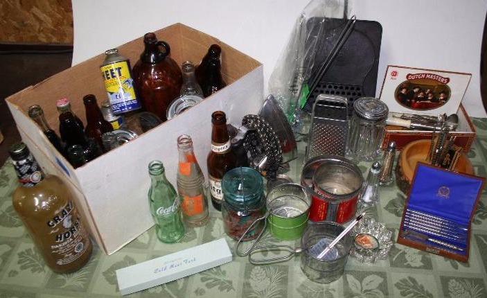 lot 105 image: Assorted and Vintage Kitchenwares and Bottles