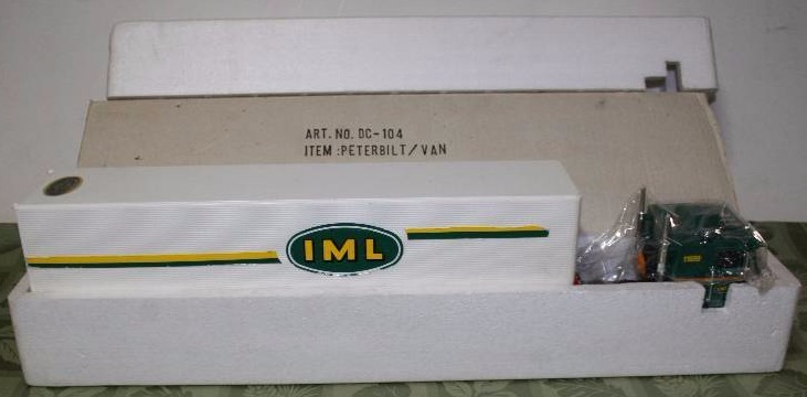 lot 127 image: Model Semi Trucks