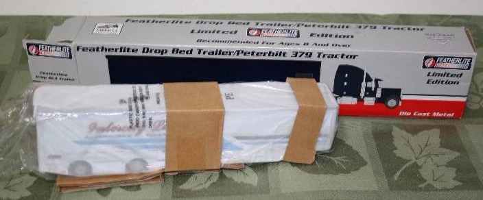 lot 129 image: Diecast Model Semi Truck