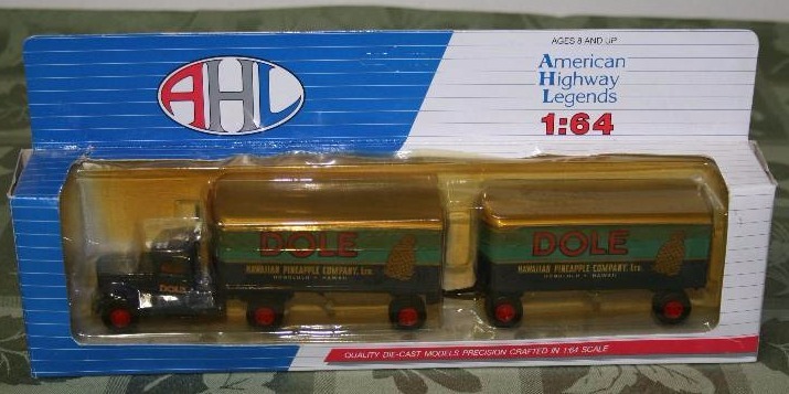 lot 137 image: Diecast Model Semi Truck