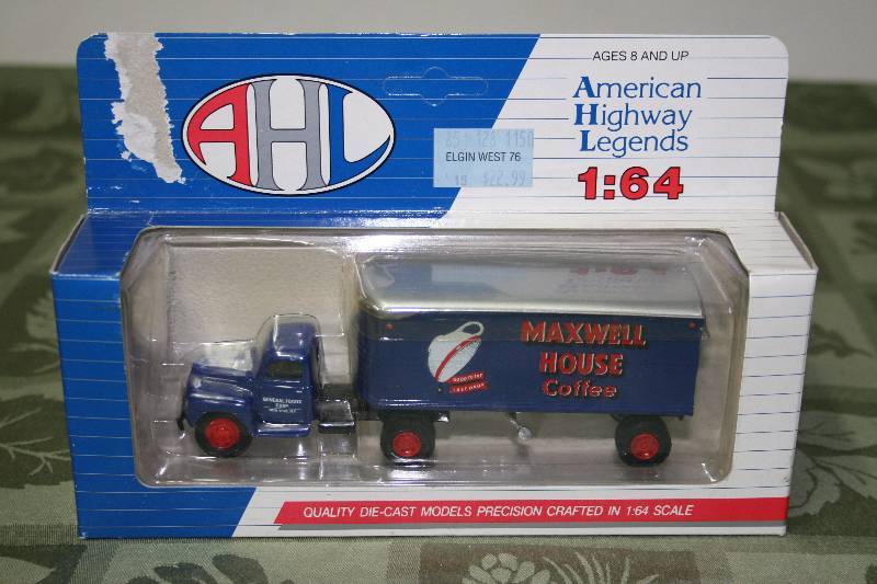 lot 138 image: Diecast Model Semi Truck