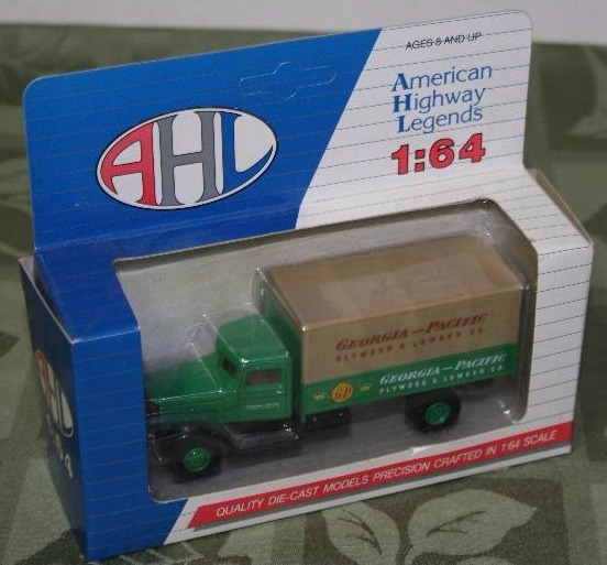 lot 147 image: Diecast Model Semi Truck