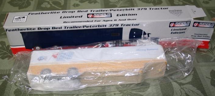 lot 153 image: Diecast Model Semi Truck