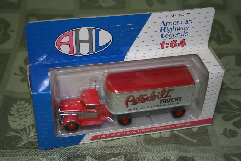 lot 165 image: Diecast Model Semi Truck