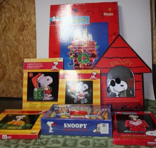 lot 170 image: Snoopy Home and Yard Dcor