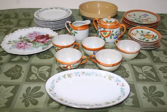 lot 189 image: Dishes, Cups and More 