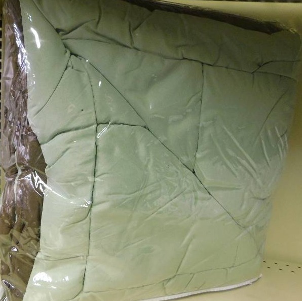 lot 62 image: ALCOVE Solid Color Rev COMFORTER- Dark Chocolate Twin, MSRP $29.99