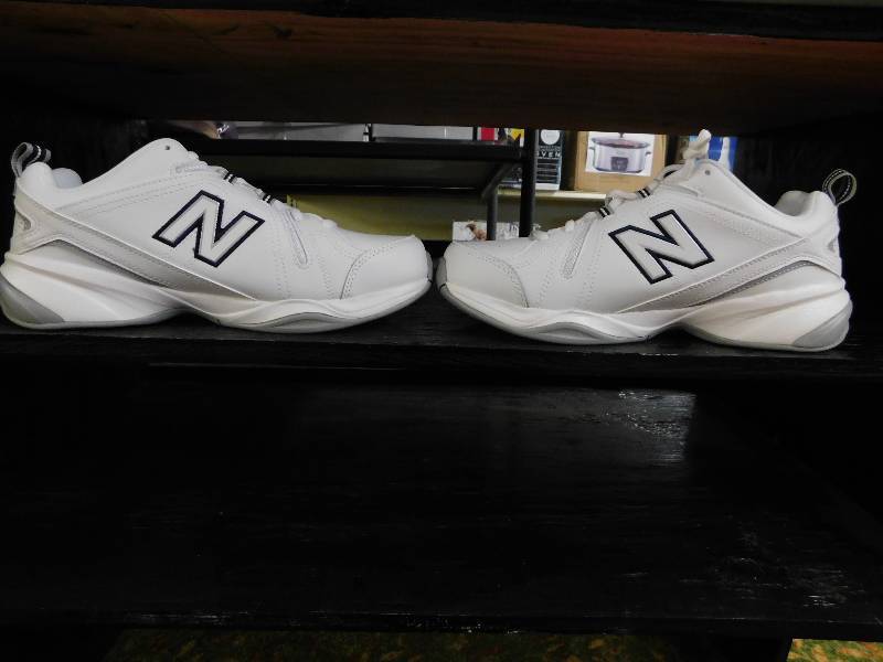 lot 68 image: NB WOMENS 608V4 CROSSTRAIN-W White-Blue 11, MSRP $76.99