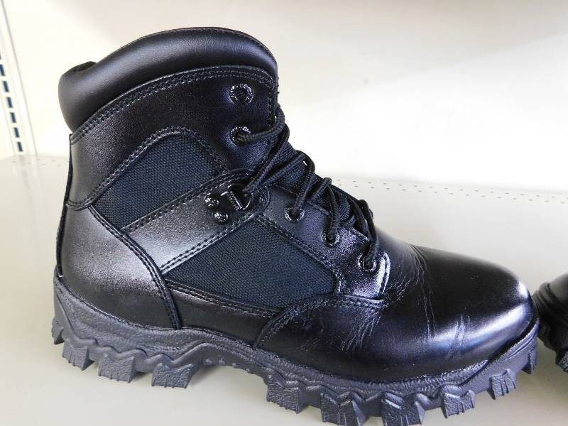 lot 69 image: Rocky Alpha Force 6 Med Black 9 12, MSRP $153.99