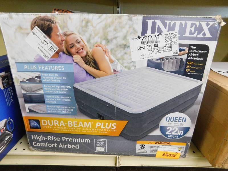 lot 90 image: Comfort Plush 22 Airbed Queen, MSRP $74.99