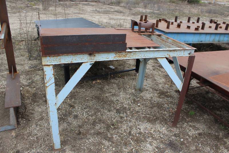 lot 180 image: Metal Welding Table